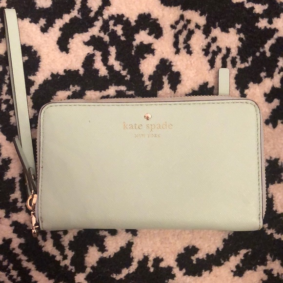 kate spade Handbags - Kate Spade Wristlet